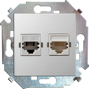 Розетка телеф.+ комп. Белый. 1591590-030 SIMON 15