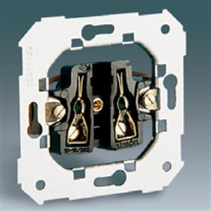 Simon 82 и 88 Розетка 2к 10/15А 250V (Испания)