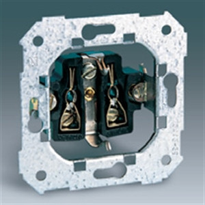 Simon 82 и 88 Розетка 2к+з 10/16А 250V (Испания)