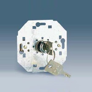 Simon 82 и 88 Выключатель проходной под ключ 5А 250V, 2 позиции с блокировкой (Испания)