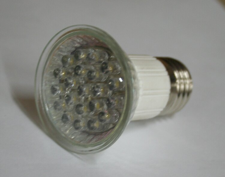 Светодиодная лампа белая 21с/д, E27 220B