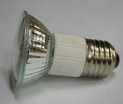 Светодиодная лампа тепло белая 21с/д, E27 220B