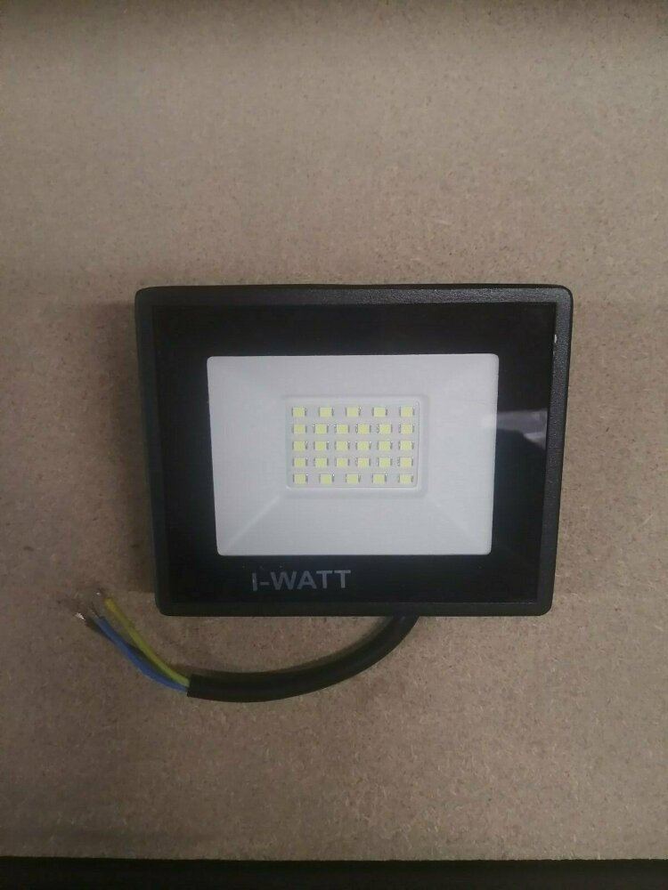 Прожектор I-WATT LED i-12102 6400K 20W IP65  черный