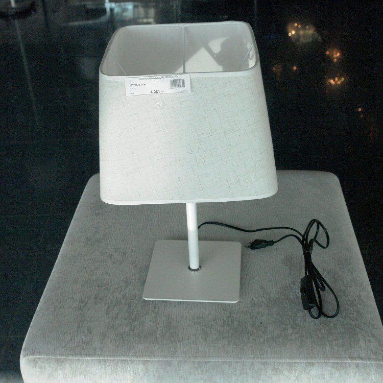 Настольная лампа AURA MT8025 WH