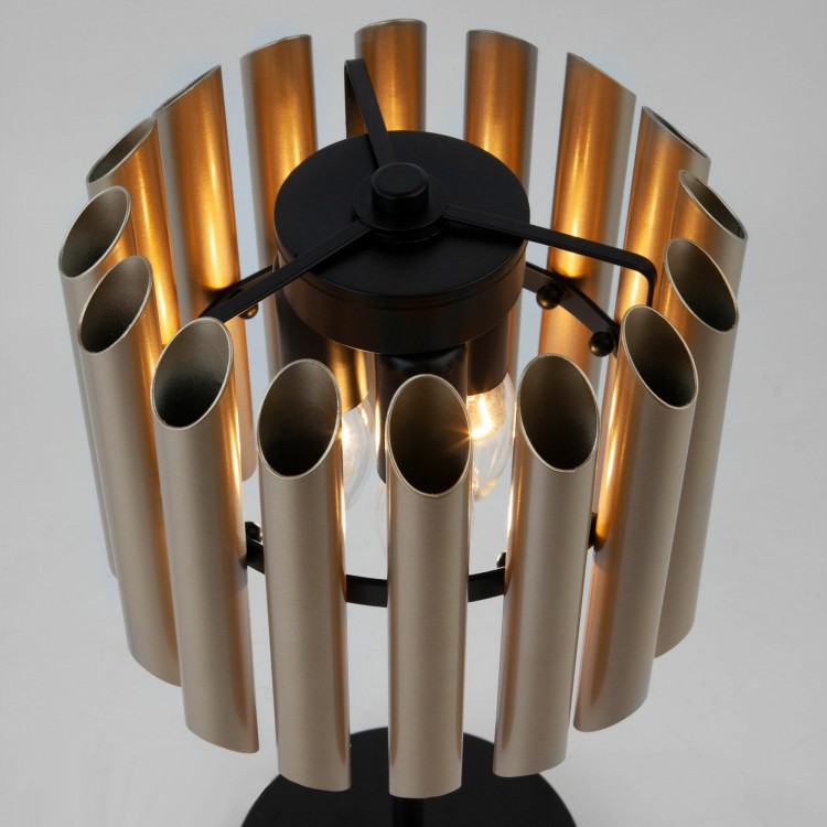 Настольная лампа с металлическим плафоном Bogate's 01106/3