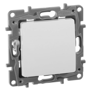 Legrand Etika Белый Переключатель промежуточный 1-кл, винт. клеммы, 10AX, 250 В